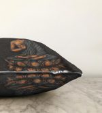 - Sonil-K-5042-Gorsel3 - Realhomes  Gri Zeminde Buda Heykeli Motifli Özel Tasarım Raşel Kadife Kırlent Kılıfı Realhomes