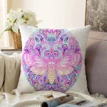 - Sonil-K-5052-Gorsel1 - Realhomes Beyaz Zeminde Renkli Kelebek Özel Tasarım Raşel Kadife Yastık Kılıfı Realhomes