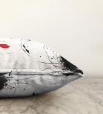 - Sonil-K-5083-Gorsel3 - Realhomes  Kırmızı Rujlu Siyah Beyaz Fashion Girl Motifli Raşel Kadife Kırlent Kılıfı Realhomes