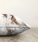 - Sonil-K-5094-Gorsel3 - Realhomes  Beyaz Zeminde Rankli Kalem Çizimli Dekoratif Modern Raşel Kadife Yastık Kılıfı Realhomes