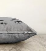 - Sonil-K-5096gri-ayna-Gorsel3 - Realhomes  Realhomes Gri Zeminde Kirpik Motifli Özel Tasarım Raşel Kadife Yastık Kılıfı Realhomes
