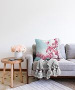 - Sonil-K-5111-Gorsel2 - Realhomes  Bulutlar İçinde Pembe Dallar Dekoratif Raşel Kadife Kırlent Kılıfı Realhomes