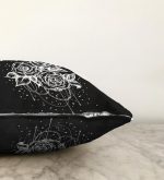 - Sonil-K-5112-Gorsel3 - Realhomes  Siyah Zeminde Gül Dijital Baskılı Modern Raşel Kadife Yastık Kılıfı Realhomes
