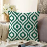 Özel Tasarım Koyu Yeşil İkat Desenli Dijital Baskılı Raşel Kadife Yastık Kırlent Kılıfı Realhomes