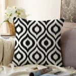 - Sonil-K-5116siyah-Gorsel1 - Realhomes  Özel Tasarım Siyah İkat Desenli Dijital Baskılı Raşel Kadife Yastık Kırlent Kılıfı Realhomes