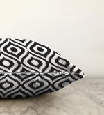 - Sonil-K-5116siyah-Gorsel3 - Realhomes  Özel Tasarım Siyah İkat Desenli Dijital Baskılı Raşel Kadife Yastık Kırlent Kılıfı Realhomes