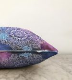 Gökkuşağı Zemininde Beyaz Mandala Çizimli Dekoratif Raşel Kadife Kırlent Kılıfı Realhomes