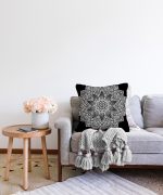 - Sonil-K-5133-Gorsel2 - Realhomes  Siyah Beyaz Mandala Tasarımlı Dekoratif Raşel Kadife Kırlent Kılıfı Realhomes