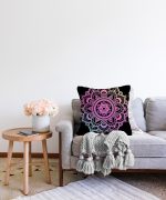 Siyah Zeminde Pembe Mavi Mandala Desenli Özel Tasarım Raşel Kadife Kırlent Kılıfı Realhomes