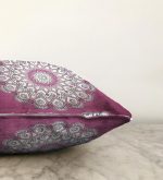 - Sonil-K-5143-Gorsel3 - Realhomes Pembe Zeminde Beyaz Mandala Desenli Özel Tasarım Raşel Kadife Yastık Kılıfı Realhomes