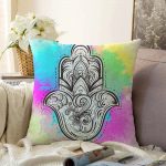 - Sonil-K-5206-Gorsel1 - Realhomes Gökkuşağı Zeminde Fatma Ana Eli Temalı Özel Tasarım Raşel Kadife Yastık Kılıfı Realhomes