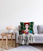 - Sonil-K-5212-Gorsel2 - Realhomes  Yeşil Zeminde Frida Kahlo Motifli Özel Tasarım Raşel Kadife Yastık Kılıfı Realhomes
