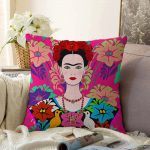Fuşya Zeminde Frida Kahlo Motifli Özel Tasarım Raşel Kadife Kırlent Kılıfı Realhomes