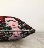 Özel Tasarım Frida Dijital Baskılı Raşel Kadife Kırlent Kılıfı Realhomes
