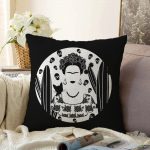 Realhomes Black Frida Kahlo Basklı Raşel Kadife Yastık Kılıfı Realhomes