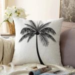 Beyaz Zeminde Siyah Palmiye Desenli Özel Tasarım Raşel Kadife Yastık Kılıfı Realhomes