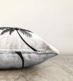 Beyaz Zeminde Siyah Palmiye Desenli Özel Tasarım Raşel Kadife Yastık Kılıfı Realhomes