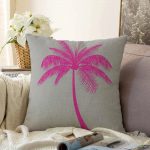 - Sonil-K-5228fusya-Gorsel1 - Realhomes Gri Zeminde Fuşya Palmiye Motifli Modern Raşel Kadife Kırlent Kılıfı Realhomes