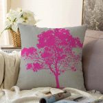 Gri Zeminde Dekoratif Fuşya Ağaç Tasarımlı Raşel Kadife Kırlent Kılıfı Realhomes