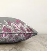 Gri Zeminde Fuşya Ve Beyaz Çiçek Tasarımlı Raşel Kadife Yastık Kılıfı Realhomes