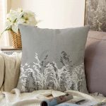 - Sonil-K-5233sadegri-Gorsel1 - Realhomes  Gri Zeminde Beyaz Çiçek Motifli Özel Tasarım Raşel Kadife Yastık Kılıfı Realhomes