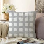 - Sonil-K-5236gri-Gorsel1 - Realhomes Gri Zeminde Geometrik Kare Motifli Dekoratif Raşel Kadife Yastık Kılıfı Realhomes