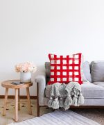 - Sonil-K-5236kirmizi-Gorsel2 - Realhomes  Kırmızı Zeminde Geometrik Kare Motifli Dekoratif Raşel Kadife Yastık Kılıfı Realhomes