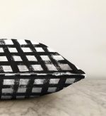 - Sonil-K-5236siyah-Gorsel3 - Realhomes Siyah Zeminde Geometrik Kare Motifli Dekoratif Raşel Kadife Yastık Kılıfı Realhomes