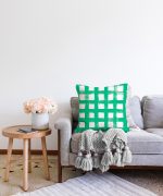 - Sonil-K-5236yesil-Gorsel2 - Realhomes Yeşil Zeminde Geometrik Kare Motifli Dekoratif Raşel Kadife Yastık Kılıfı Realhomes