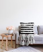 Siyah Çizgili Motifli Dekoratif Modern Raşel Kadife Yastık Kılıfı Realhomes