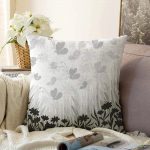 Realhomes Siyah Çiçekler Üzerinde Kelebek Motifli Özel Tasarım Raşel Kadife Kırlent Kılıfı Realhomes