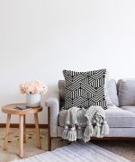 Siyah Beyaz Geometrik Çizim Dijital Baskılı Raşel Kadife Kırlent Kılıfı Realhomes