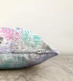 - Sonil-K-5252-Gorsel3 - Realhomes  Beyaz Zemin Üzerinde Sulu Boya Renkli Yaprak Çizimli Modern Raşel Kadife Yastık Kılıfı Realhomes