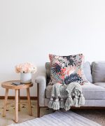 Gri Zemin Üzerimde Pembe Lacivert Yaprak Motifli Dijital Baskılı Raşel Kadife Kırlent Kılıfı Realhomes