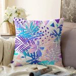 Beyaz Zeminde Renkli Ananas Yaprakları Desenli Dijital Baskılı Raşel Kadife Kırlent Kılıfı Realhomes