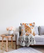 - Sonil-K-5279-Gorsel2 - Realhomes  Mermer Zeminde Kurumuş Yaprak Dijital Baskılı Dekoratif Raşel Kadife Kırlent Kılıfı Realhomes
