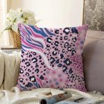 - Sonil-K-5284-Gorsel1 - Realhomes  Lila Zeminli Leopar Desenli Dijital Baskılı Özel Tasarım Dekoratif Raşel Kadife Yastık Kılıfı Realhomes