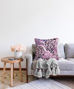 - Sonil-K-5284-Gorsel2 - Realhomes  Lila Zeminli Leopar Desenli Dijital Baskılı Özel Tasarım Dekoratif Raşel Kadife Yastık Kılıfı Realhomes