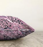 - Sonil-K-5284-Gorsel3 - Realhomes  Lila Zeminli Leopar Desenli Dijital Baskılı Özel Tasarım Dekoratif Raşel Kadife Yastık Kılıfı Realhomes