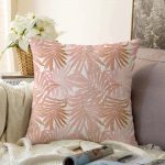 - Sonil-K-5291-Gorsel1 - Realhomes Pembe Tropik Yaprak Motifli Özel Tasarım Dijital Baskılı Raşel Kadife Kırlent Kılıfı Realhomes