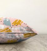 - Sonil-K-5295-Gorsel3 - Realhomes  Pembe Zemin Üzerinde Sulu Boya Gold Ve Mavi Çizimli Dekoratif Raşel Kadife Yastık Kılıfı Realhomes