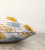 - Sonil-K-5300-Gorsel3 - Realhomes  Beyaz Zeminde Sulu Boya Pembe Yan Çizgi Motifli Raşel Kadife Kırlent Kılıfı Realhomes