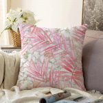 Mermer Zeminli Gold Aytıntı Temalı Pembe Tropik Yaprak Desenli Raşel Kadife Kırlent Kılıfı Realhomes