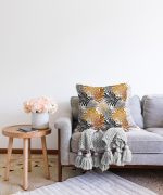 - Sonil-K-5351-Gorsel2 - Realhomes  Renkli Yapraklar Üzerinde Nokta Tasarımlı Raşel Kadife Kırlent Kılıfı Realhomes