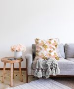 - Sonil-K-5355-Gorsel2 - Realhomes  Pembe Ve Gold İnce Yaprak Tasarımlı Dijital Baskılı Raşel Kadife Kırlent Kılıfı Realhomes