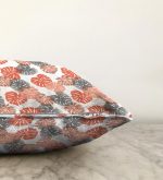 - Sonil-K-5359-Gorsel3 - Realhomes  Beyaz Zemin Üzerinde Pembe Noktalı Tropik Yaprak Desenli Raşel Kadife Kırlent Kılıfı Realhomes