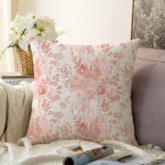 - Sonil-K-5368-Gorsel1 - Realhomes  Toz Pembe Çiçek ve Yaprak Tasarım Dijital Baskılı Raşel Kadife Kırlent Kılıfı Realhomes
