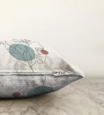 Portre Çizim Üzerinde Yaprak Desenli Dekoratif Raşel Kadife Kırlent Kılıfı Realhomes