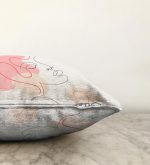 Kırmızı Şeritli Portre Çizimli Özel Tasarımlı Modern Raşel Kadife Kırlent Kılıfı Realhomes