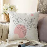 - Sonil-K-5374seti-Gorsel1 - Realhomes  Gri Zemin Üzerinde Karakalem Yaprak Çizimli Modern Raşel Kadife Kırlent Kılıfı Realhomes